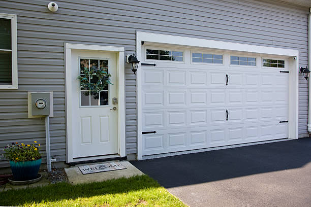 24/7 Emergency Garage Door Panel Replacement experts in Alamo, TX